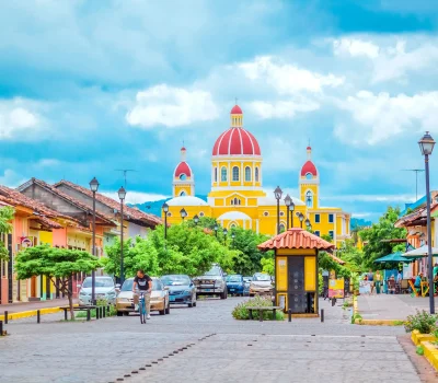 Catedral-de-Granada-en-nicaragua